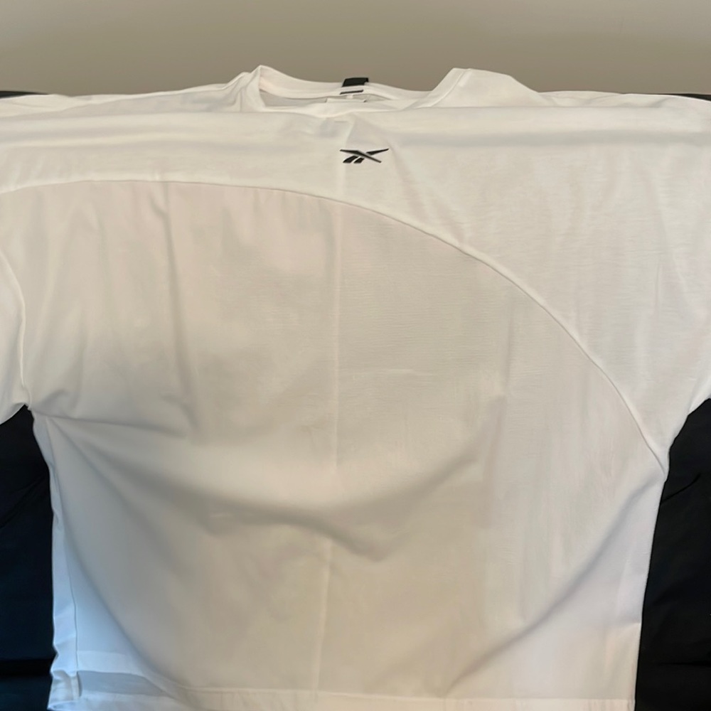 Reebok White size Large oversized workout top.